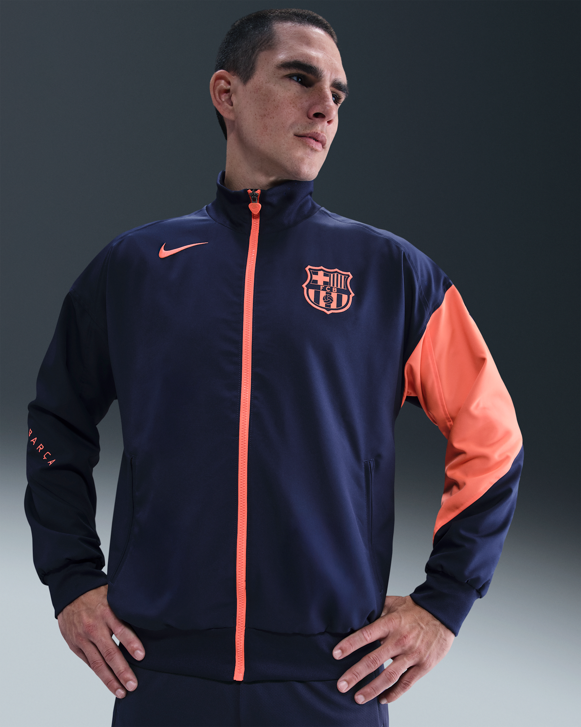 NIKE バルセロナ　アンセム　トラックジャケット　Mサイズ FCバルセロナ ナイキ NIKE アンセムジャケット Mサイズ トラック